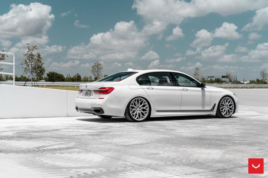  BMW 740i on Vossen Wheels (HF-2) 2018 года  (фото 13 из 15)